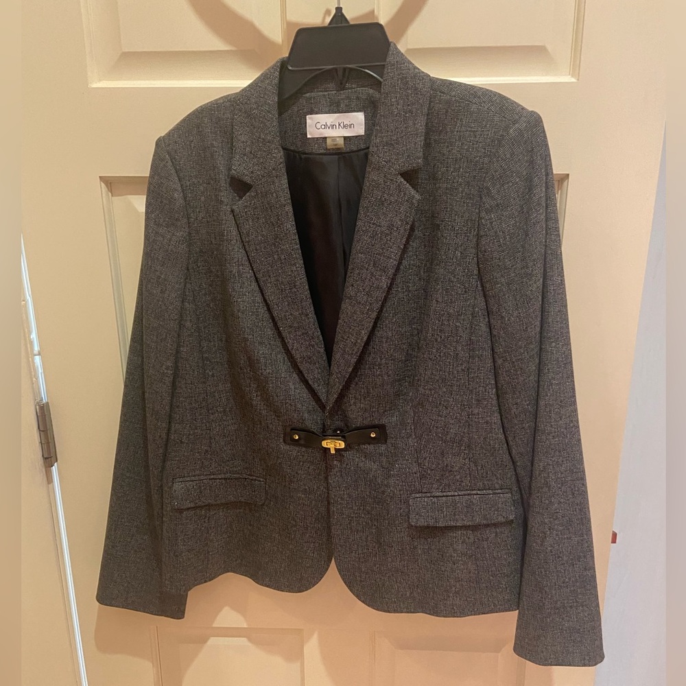 Calvin Klein Women’s Blazer with Gold Clasp, 14P